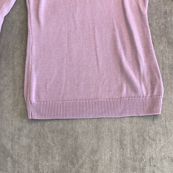 New York and Co. beautiful Lavender ruffled cold shoulder sweater size S - Picture 7 of 8